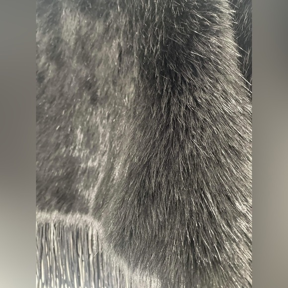 Philanthropy fux fur poncho size, small/medium - Picture 8 of 8